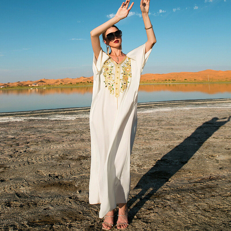 Gold lace-embroidered hand-sewn diamond dress Gold lace-embroidered hand-sewn diamond dress