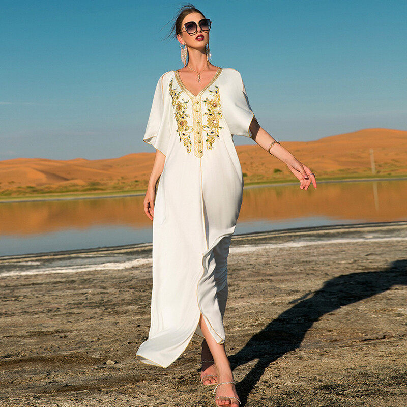 Gold lace-embroidered hand-sewn diamond dress Gold lace-embroidered hand-sewn diamond dress