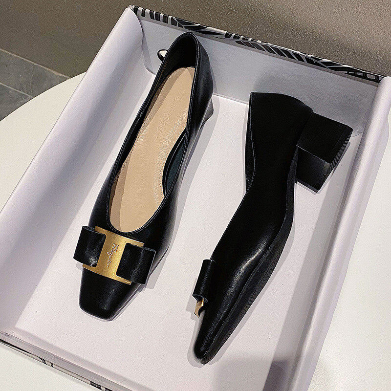 أحذية جلدية كعب سميك الموضة أحذية جلدية كعب سميك الموضة