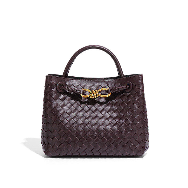 Elegant handwoven handbag Elegant handwoven handbag
