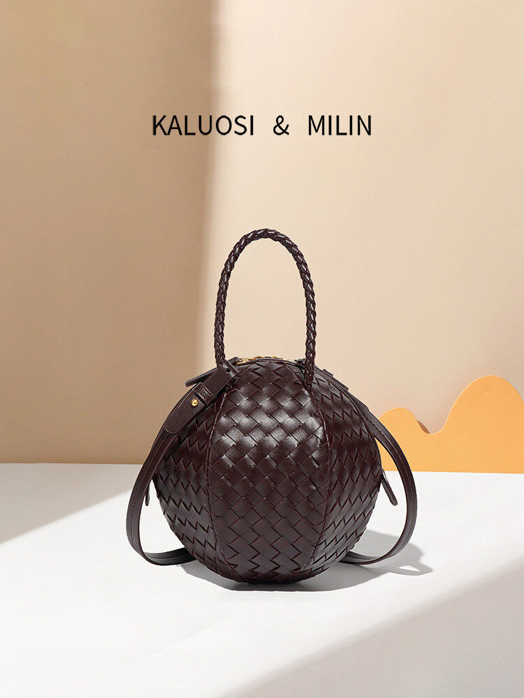 Hand-woven leather hydrangea bag Hand-woven leather hydrangea bag