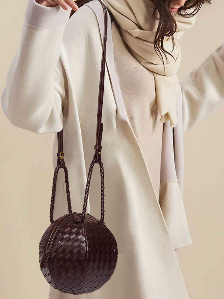 Hand-woven leather hydrangea bag Hand-woven leather hydrangea bag