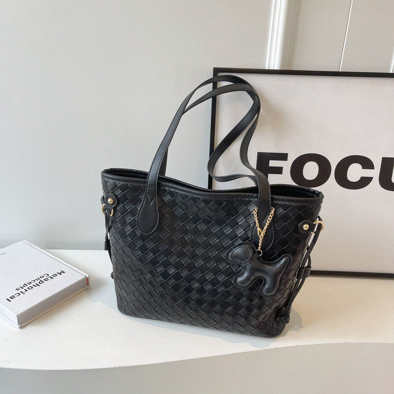 Large capacity leather hand-woven bag Large capacity leather hand-woven bag