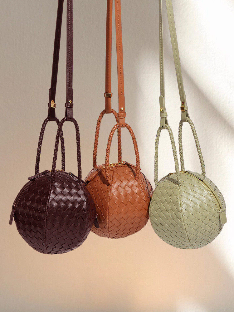 Hand-woven leather hydrangea bag Hand-woven leather hydrangea bag