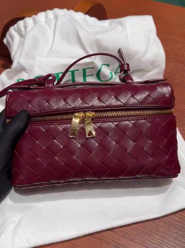 Handwoven leather box bag Handwoven leather box bag