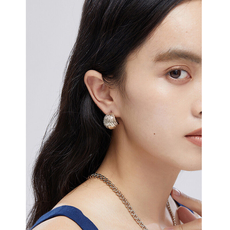 Earrings With cshaped  in gold  s925 hoop