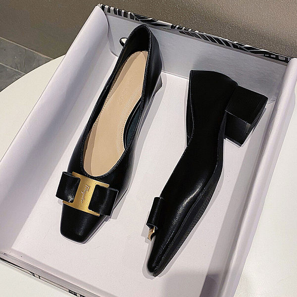 أحذية جلدية كعب سميك الموضة