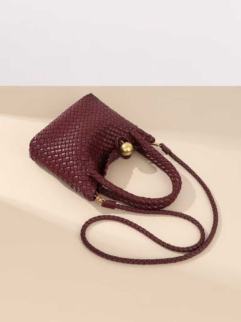 Macaron high-end hand-woven shoulder bag